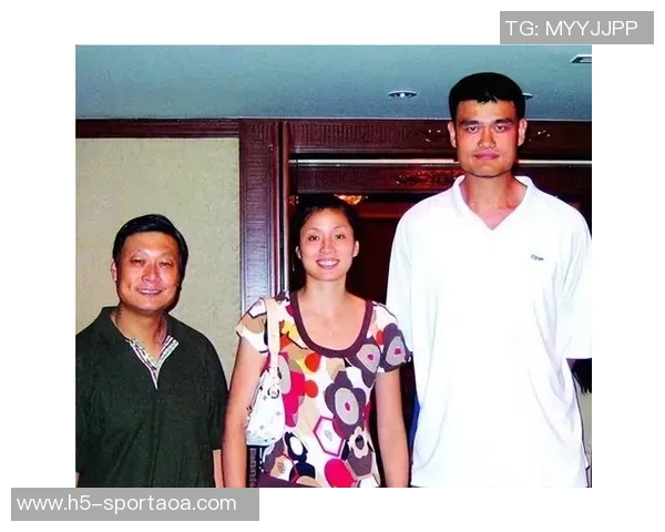 上海俱乐部庆祝成立30周年李秋平姚明共同出席盛典活动 上海俱乐部庆祝成立30周年李秋平姚明共同出席盛典活动