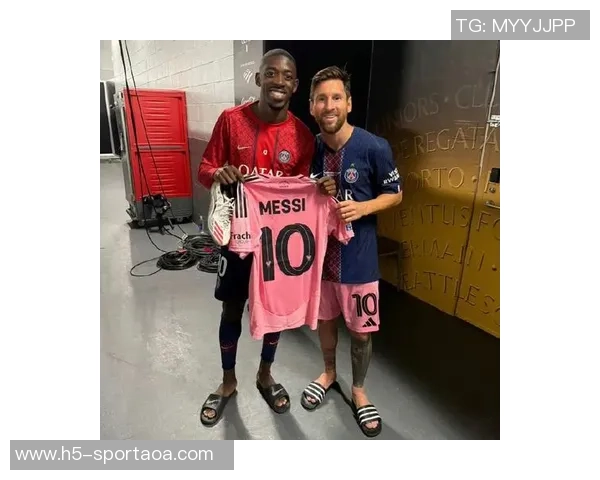 小贝与梅西合影留念为赛季画上完美句点难忘瞬间永存心间